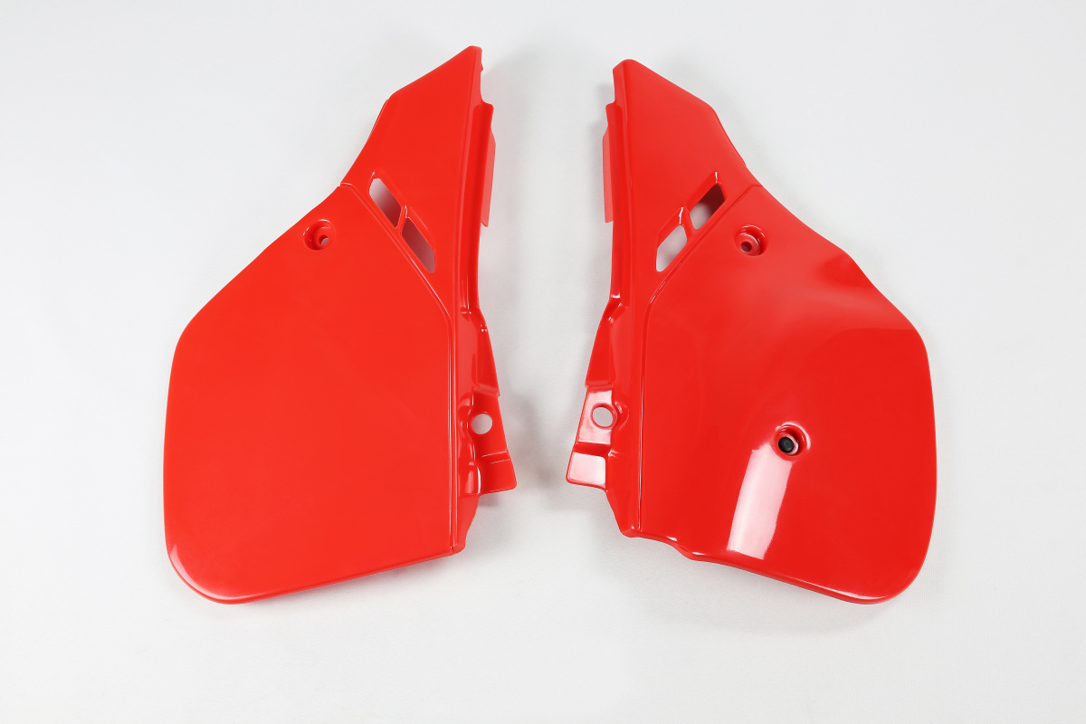 Side panels - red 061 - Honda - REPLICA PLASTICS - HO02611-061 - UFO Plast